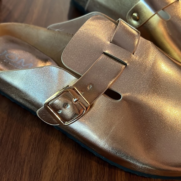 NEW without box slip on rose gold mules size 7 - Picture 2 of 5